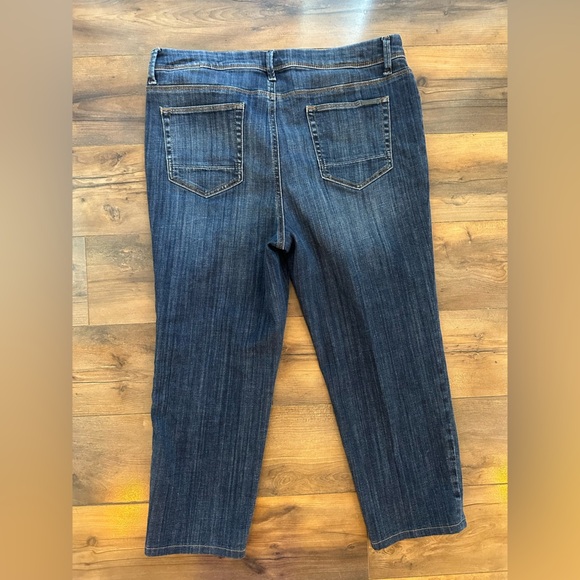 Chico’s So Slimming Girlfriend Crop Jeans Size 2 (≈12) Dark Wash - Picture 4 of 5